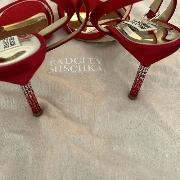 BADGLEY MISCHKA red heels 3inch heel. - Picture 4 of 5
